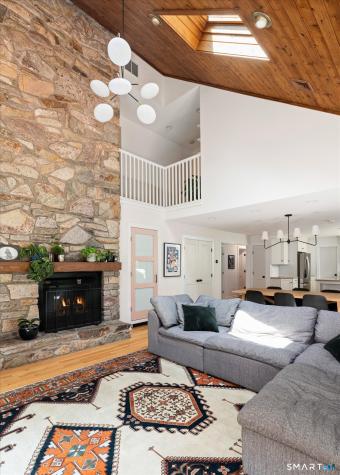 20 Riverside Court Guilford CT 06437