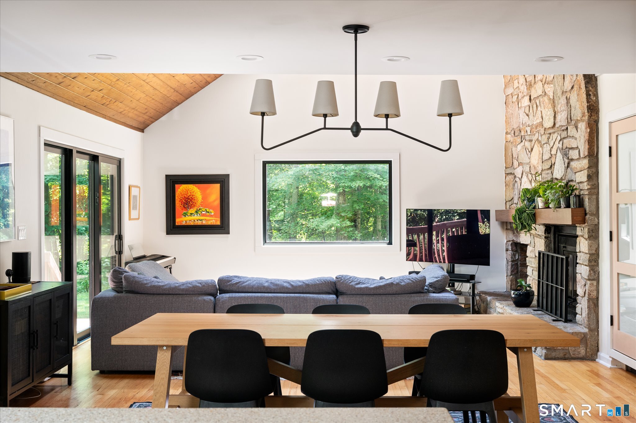 20 Riverside Court Guilford CT 06437
