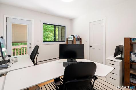 20 Riverside Court Guilford CT 06437