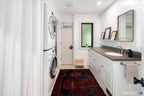 20 Riverside Court Guilford CT 06437