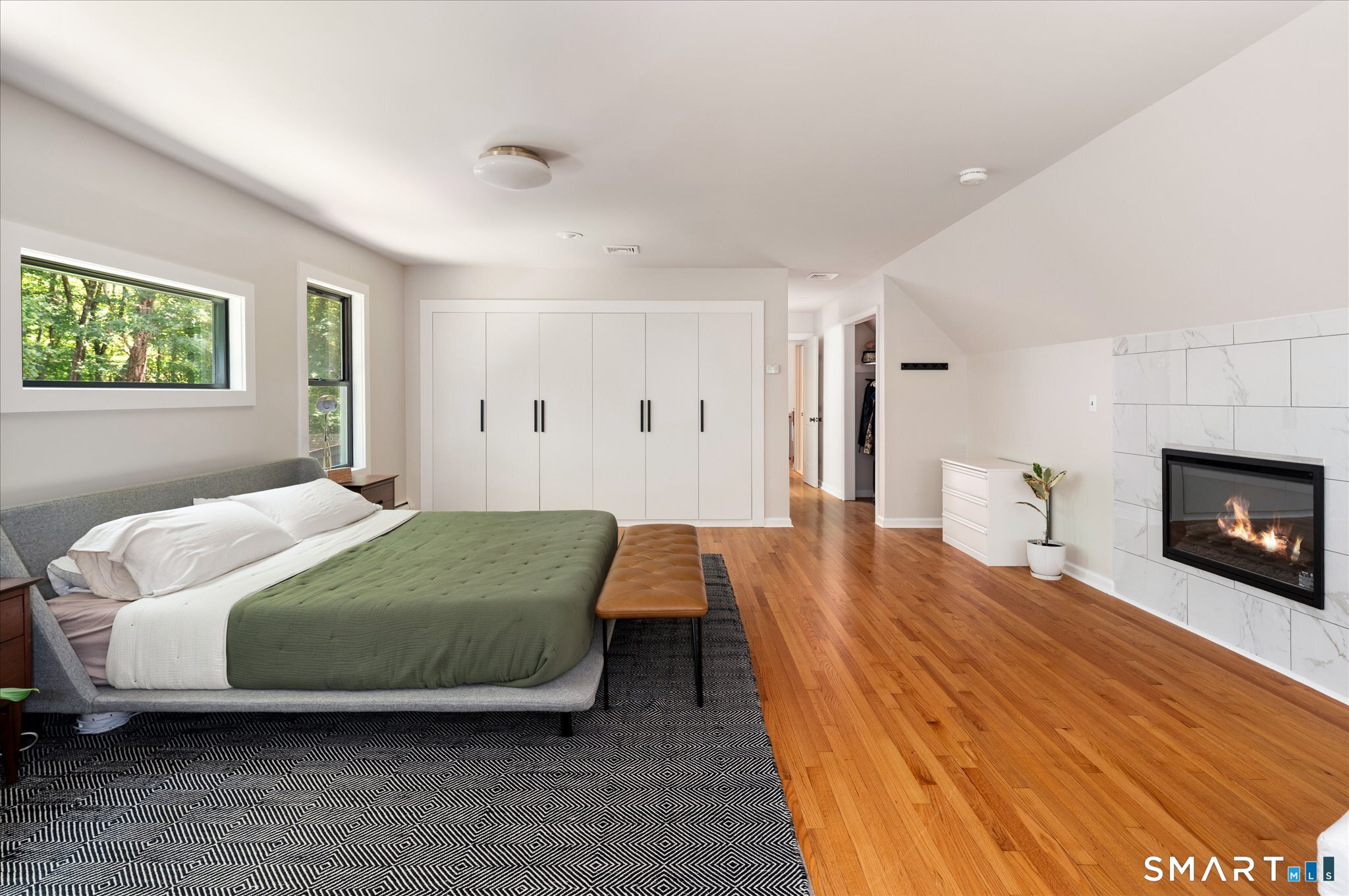 20 Riverside Court Guilford CT 06437