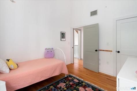 20 Riverside Court Guilford CT 06437