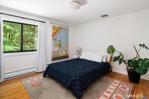 20 Riverside Court Guilford CT 06437