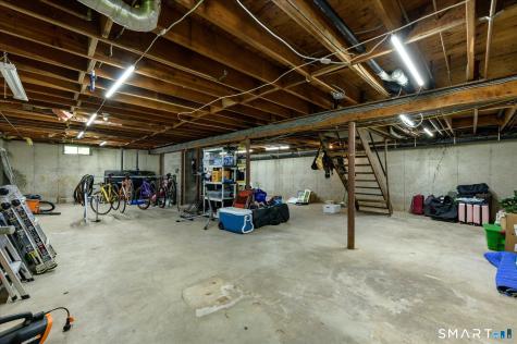 20 Riverside Court Guilford CT 06437