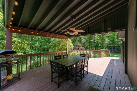 20 Riverside Court Guilford CT 06437