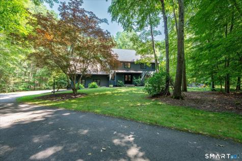 20 Riverside Court Guilford CT 06437