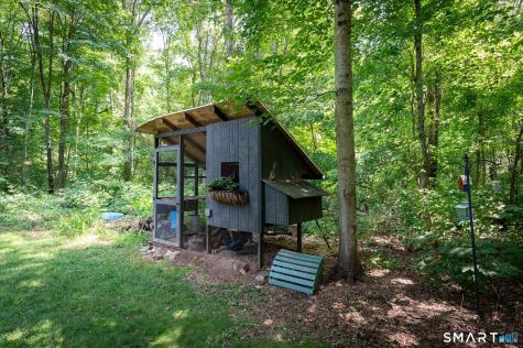 20 Riverside Court Guilford CT 06437