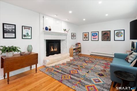 20 Riverside Court Guilford CT 06437