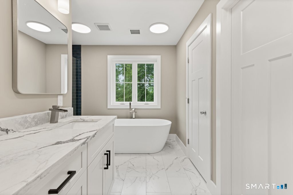 9 Beechwood Drive Newtown CT 06482