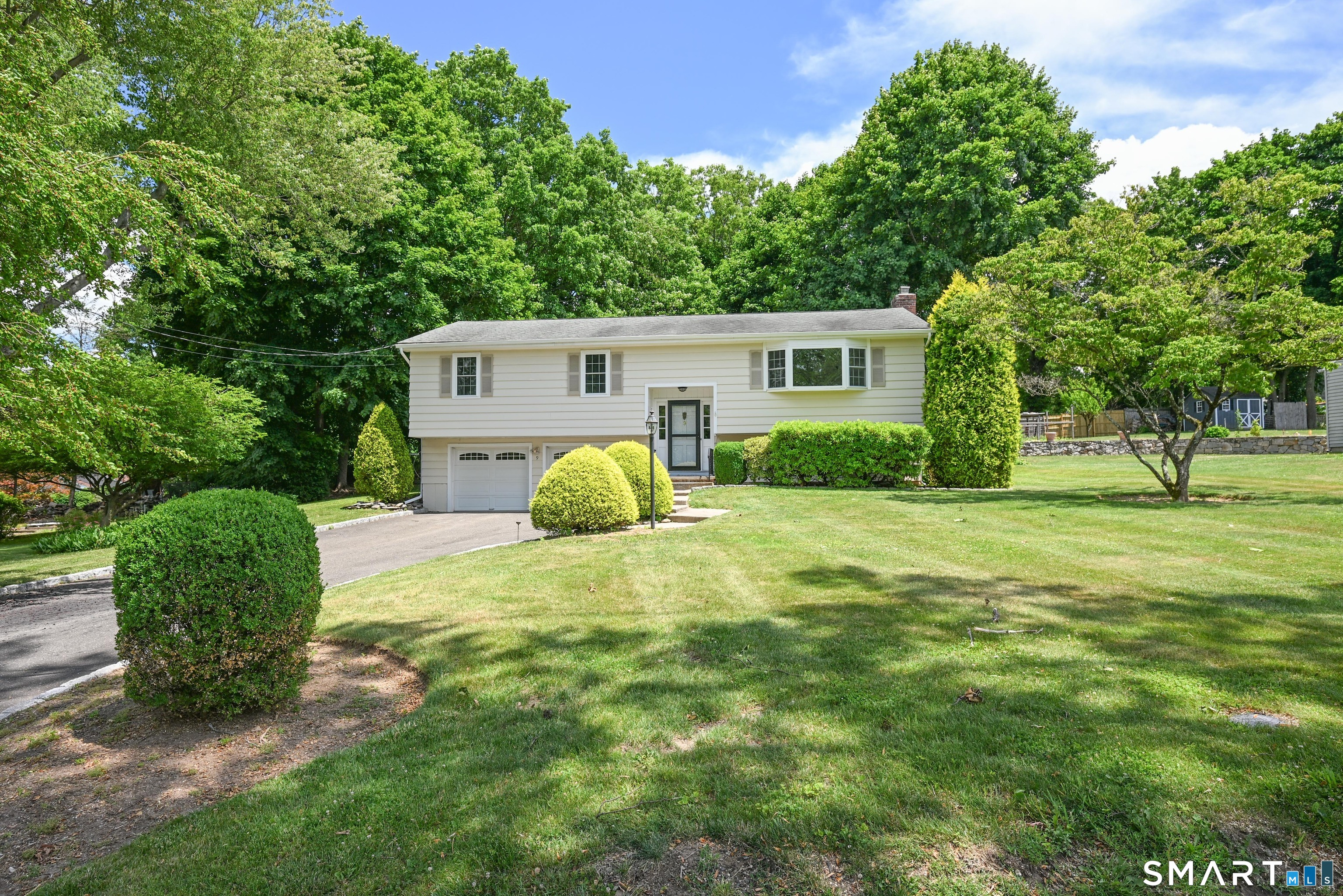 9 Crestwood Drive Danbury CT 06811