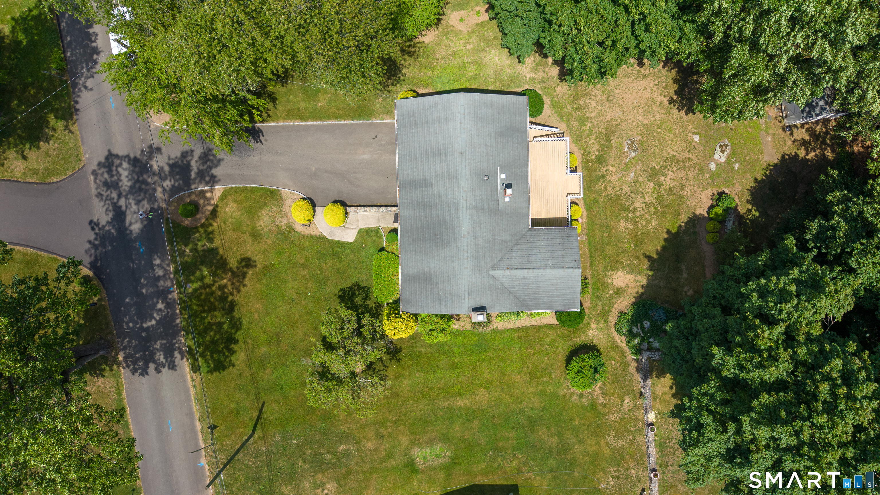 9 Crestwood Drive Danbury CT 06811