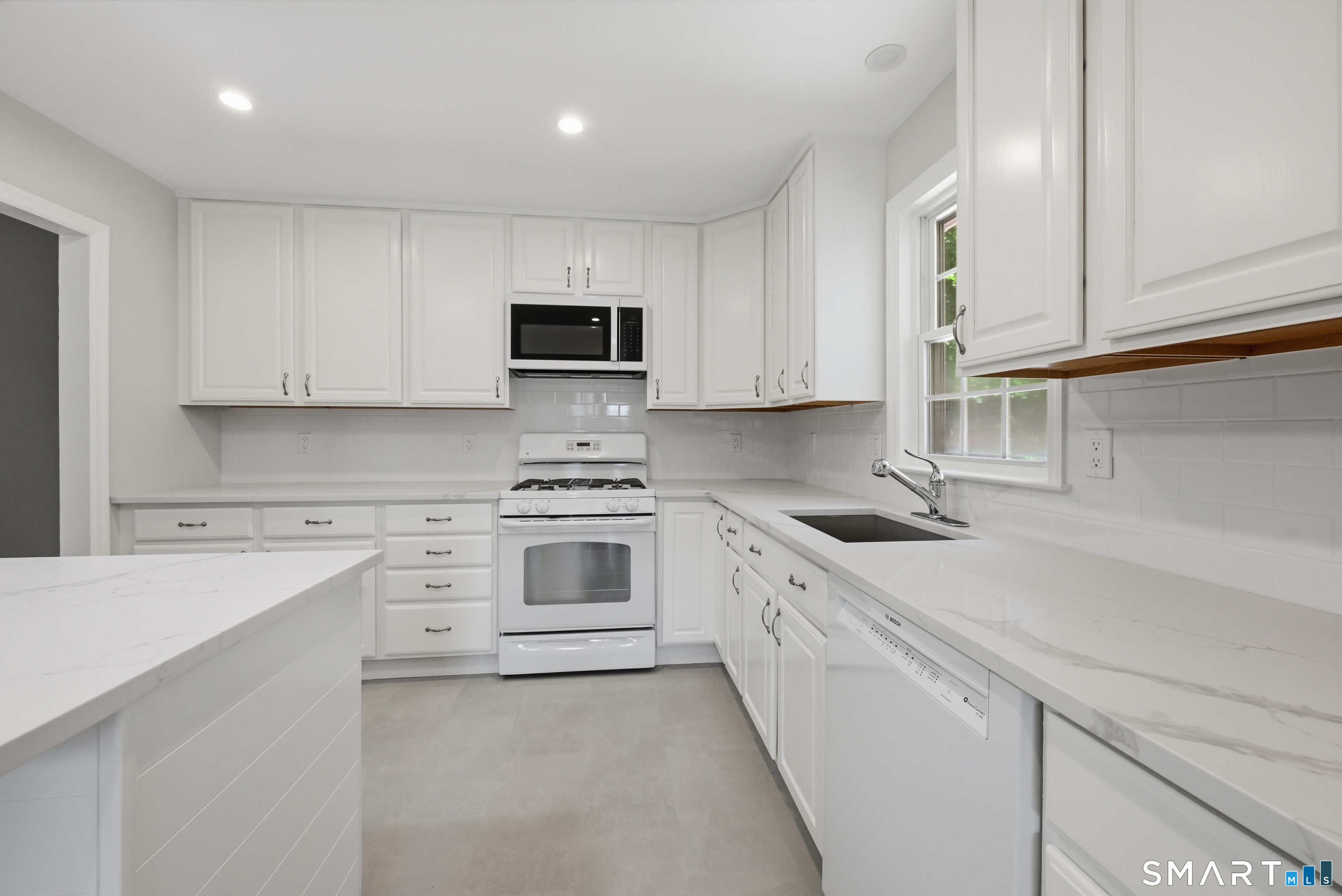 9 Crestwood Drive Danbury CT 06811