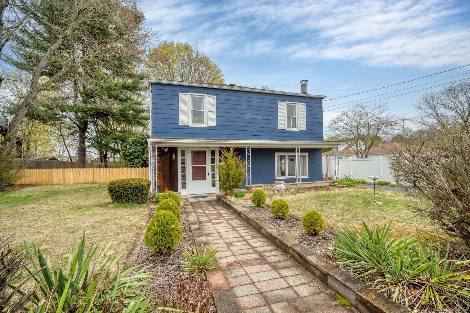 9 Woodlawn Court Waterford CT 06385