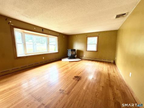 30 Bunting Road Seymour CT 06483