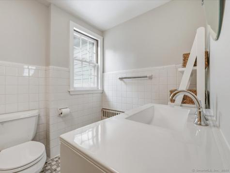 37 Commonwealth Avenue Newington CT 06111