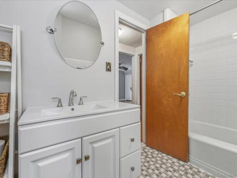 37 Commonwealth Avenue Newington CT 06111