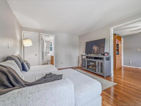 37 Commonwealth Avenue Newington CT 06111