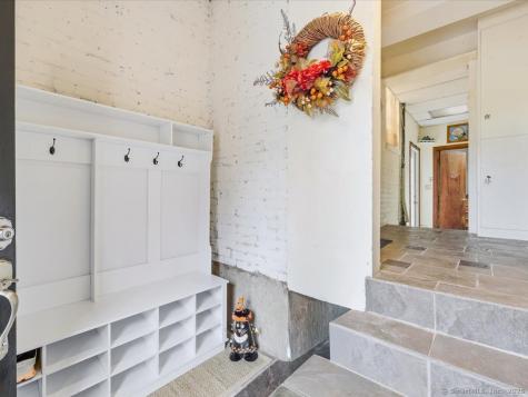 37 Commonwealth Avenue Newington CT 06111