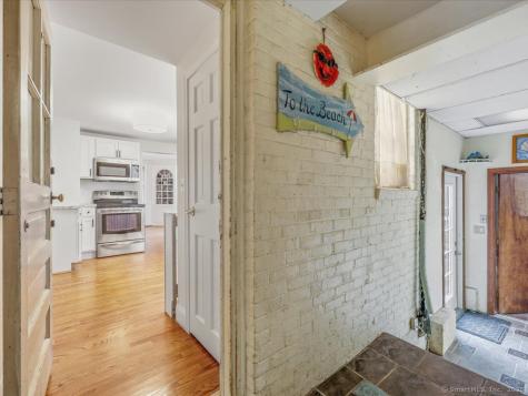 37 Commonwealth Avenue Newington CT 06111