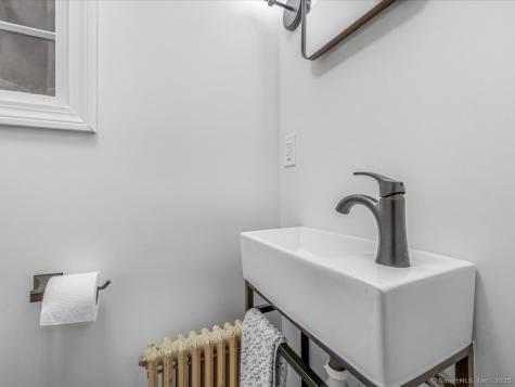 37 Commonwealth Avenue Newington CT 06111