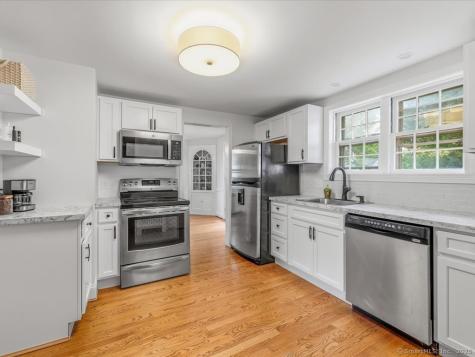 37 Commonwealth Avenue Newington CT 06111