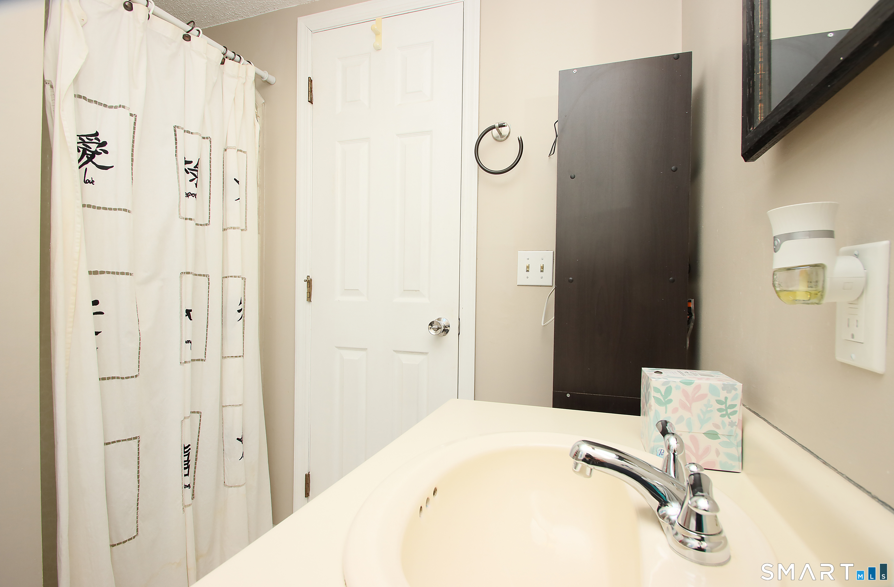 3 Whitlock Avenue Bethel CT 06801