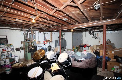 3 Whitlock Avenue Bethel CT 06801