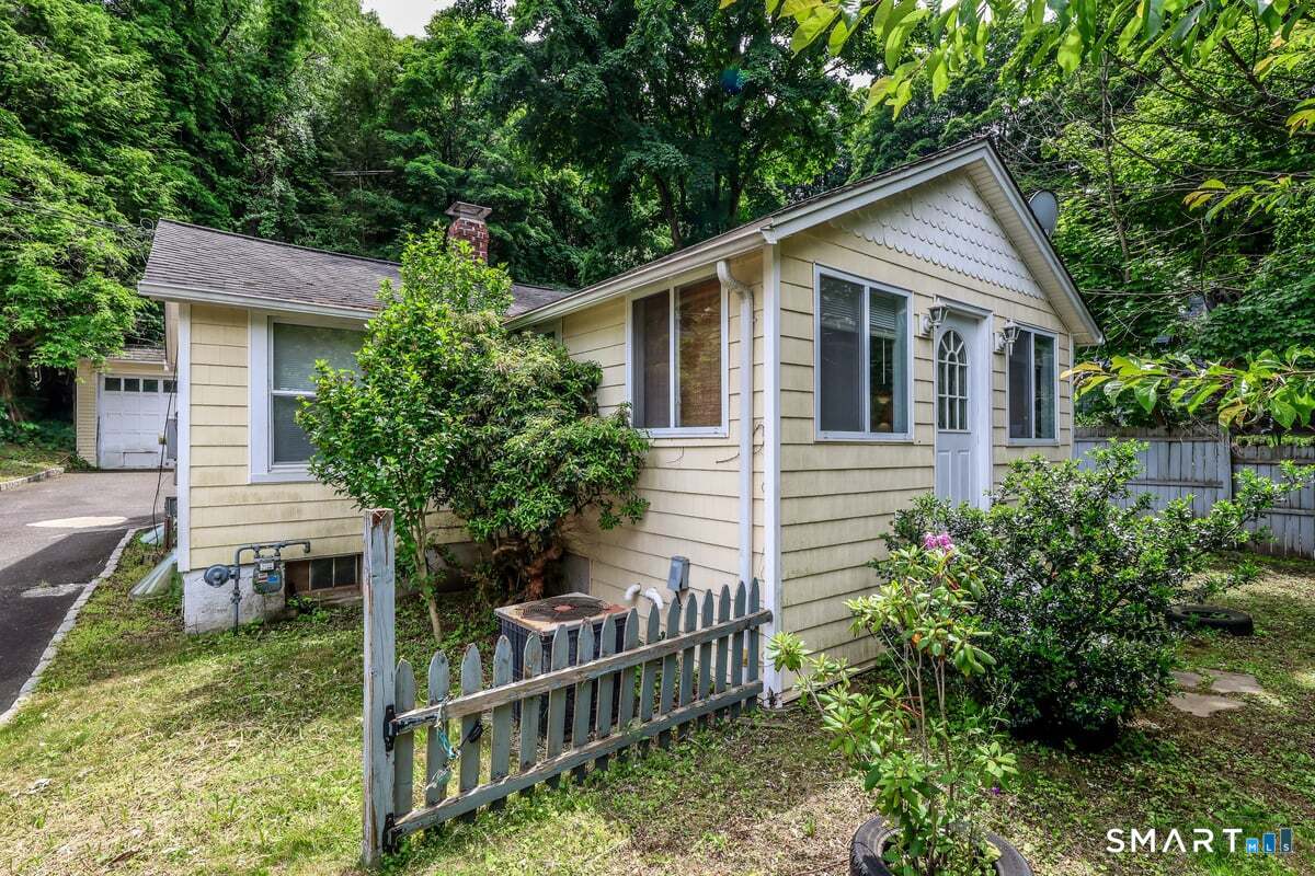 70 Dodgingtown Road Bethel CT 06801
