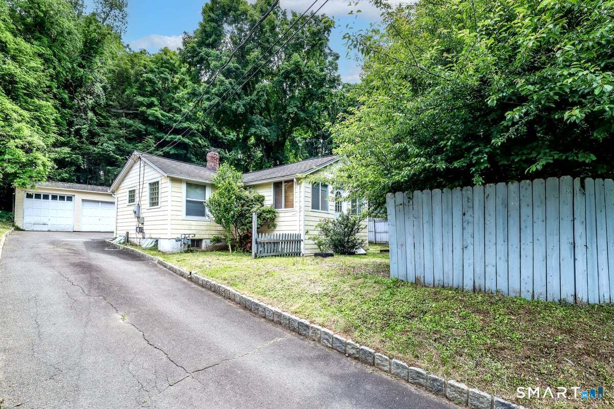 70 Dodgingtown Road Bethel CT 06801