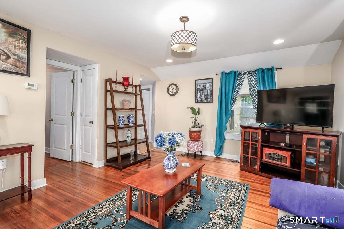 70 Dodgingtown Road Bethel CT 06801