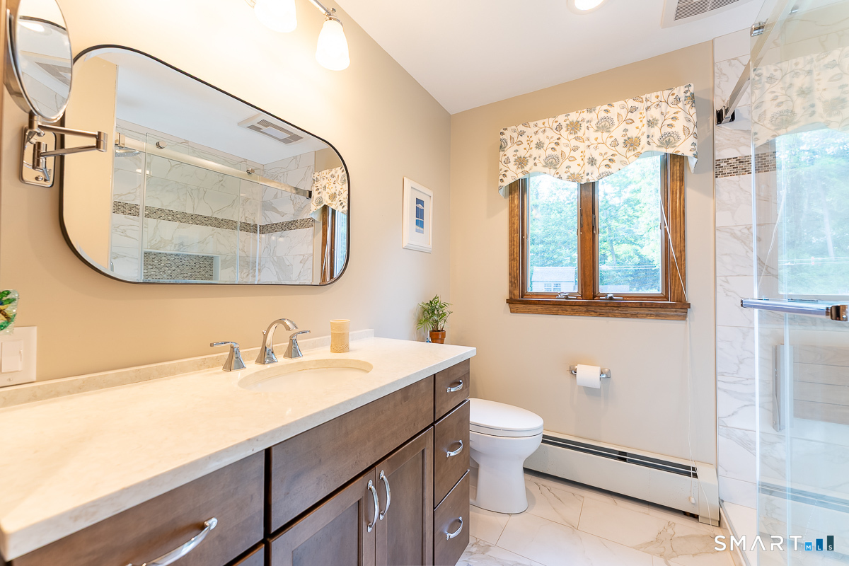 32 Lornadale Drive Norwich CT 06360