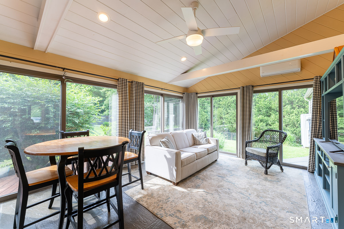 32 Lornadale Drive Norwich CT 06360