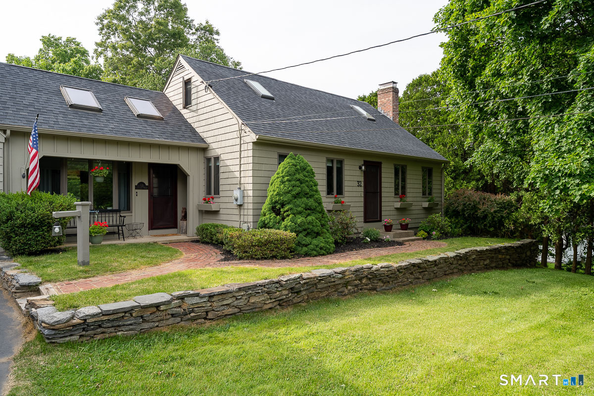 32 Lornadale Drive Norwich CT 06360