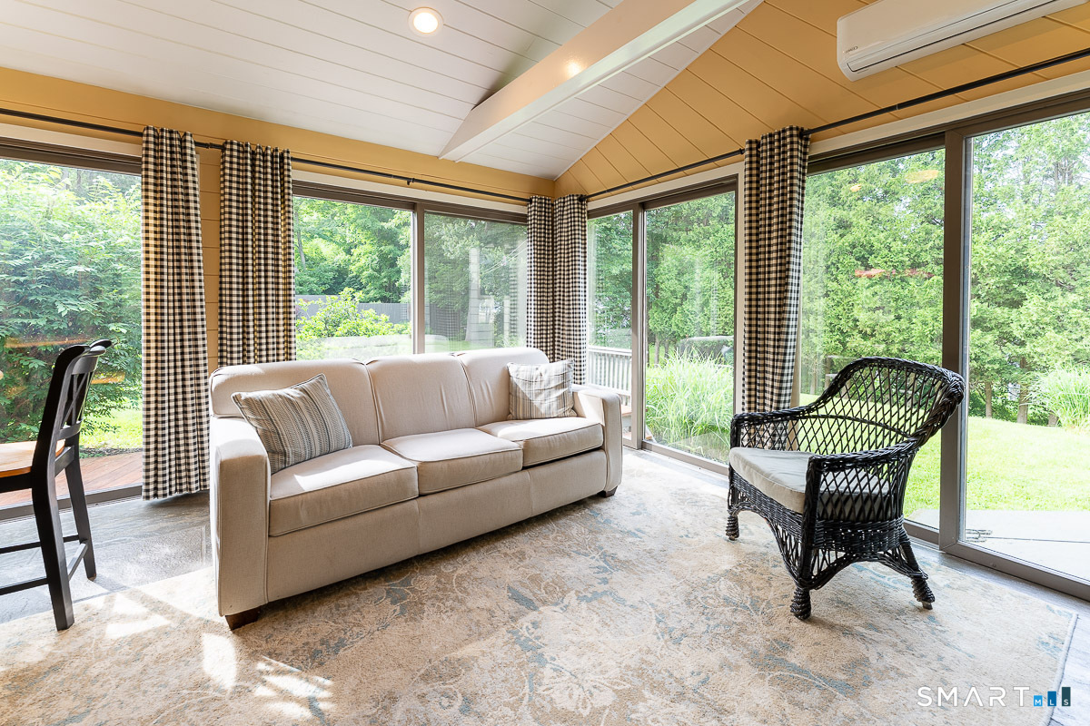 32 Lornadale Drive Norwich CT 06360