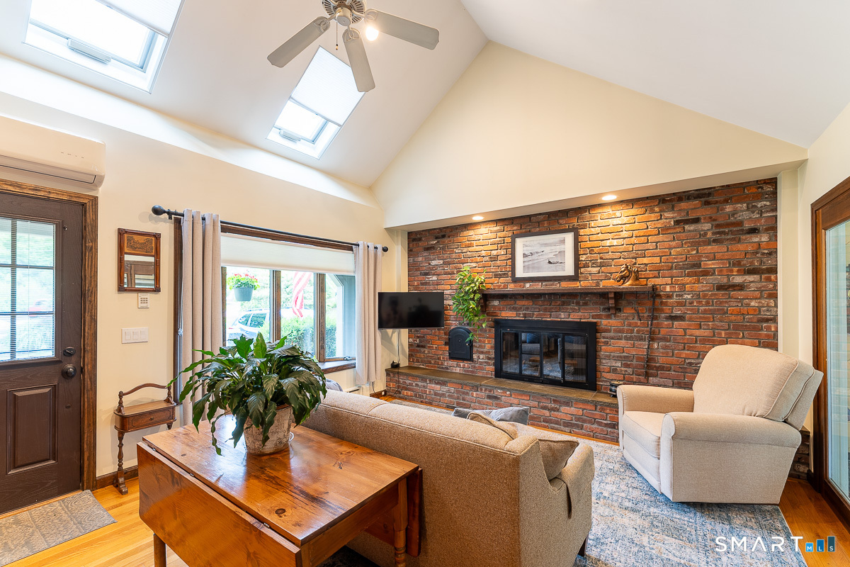 32 Lornadale Drive Norwich CT 06360