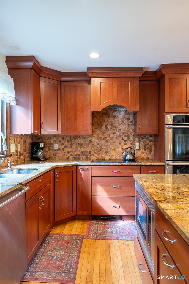 32 Lornadale Drive Norwich CT 06360