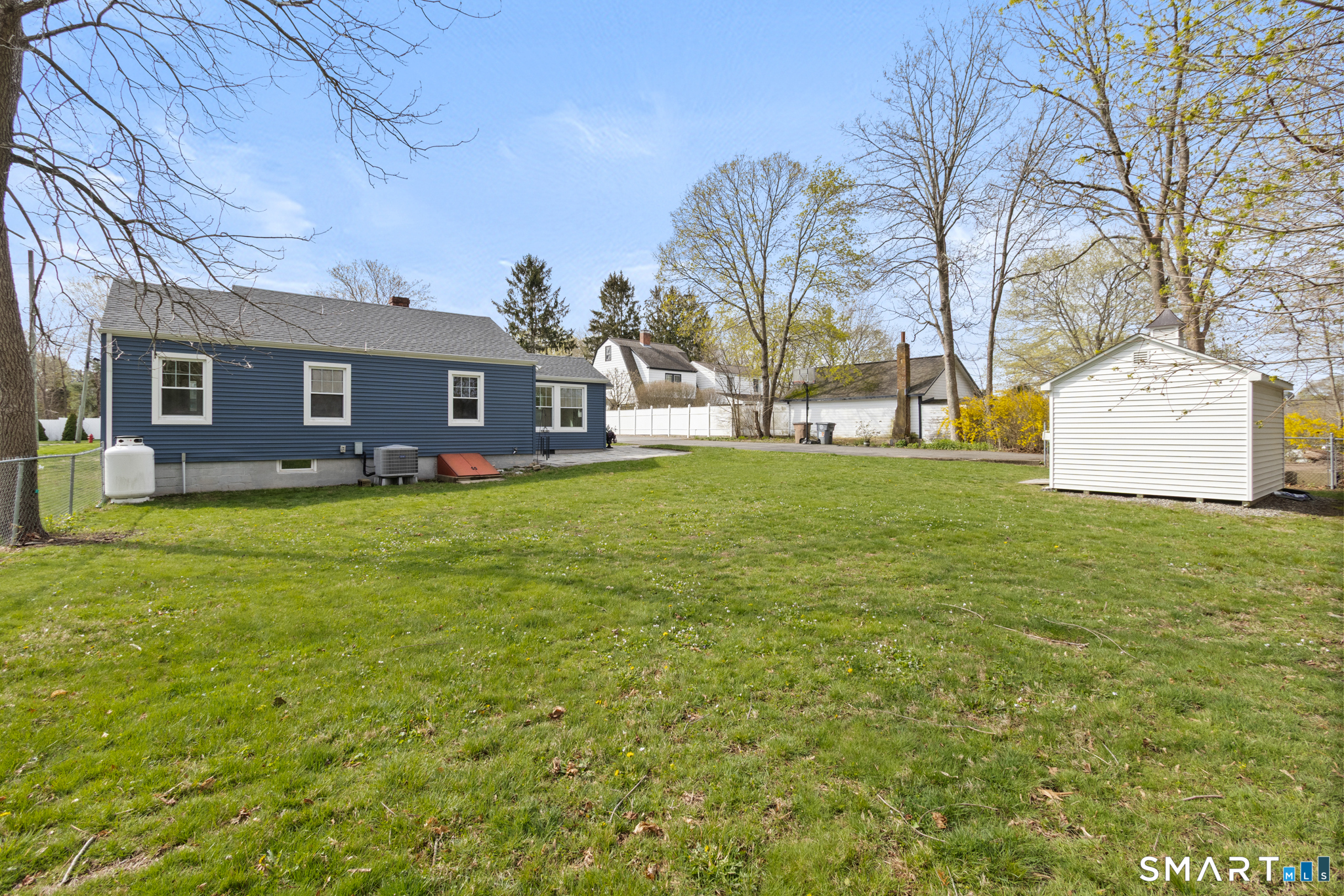 10 Pattagansett Court East Lyme CT 06357