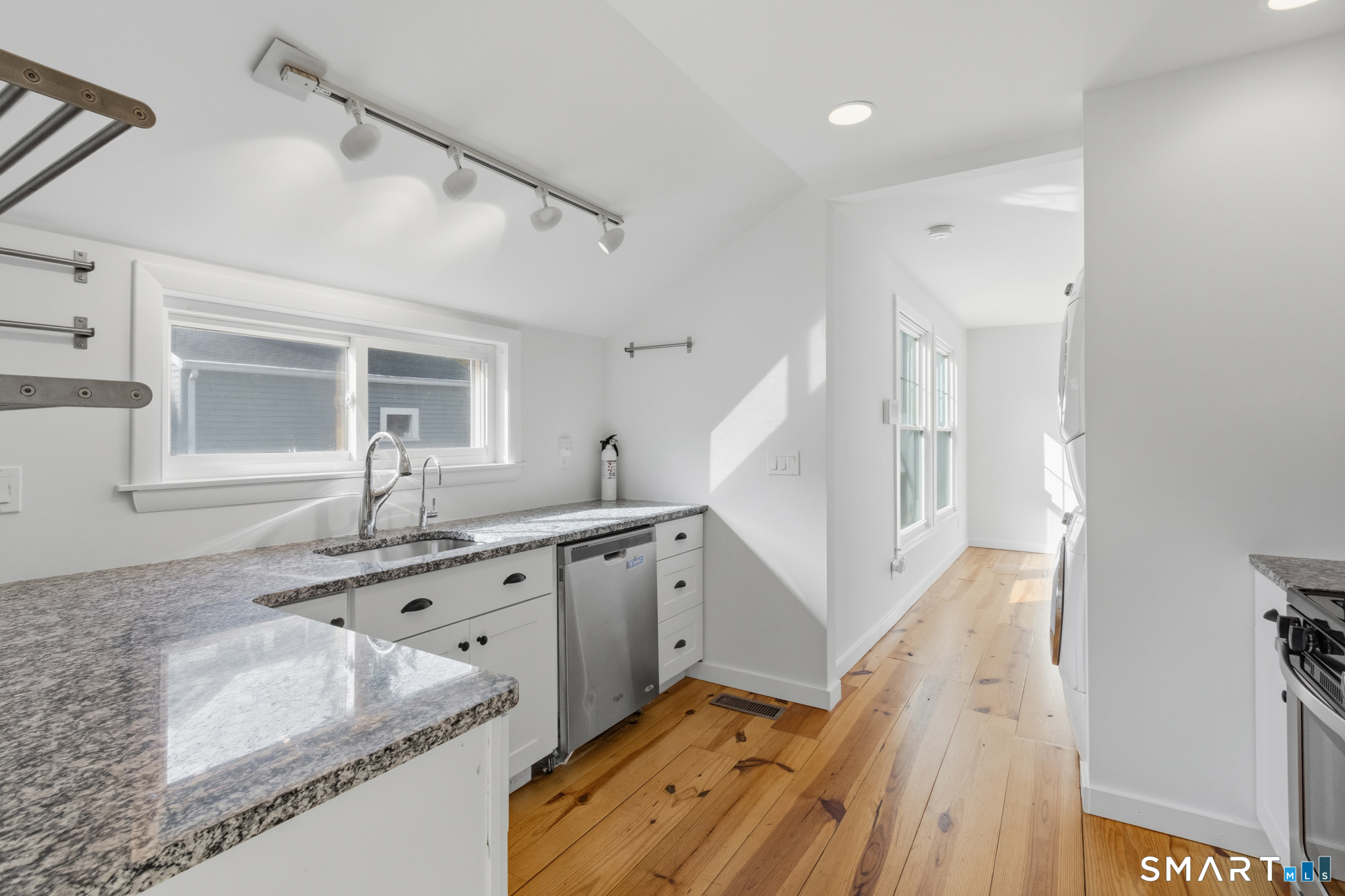 10 Pattagansett Court East Lyme CT 06357