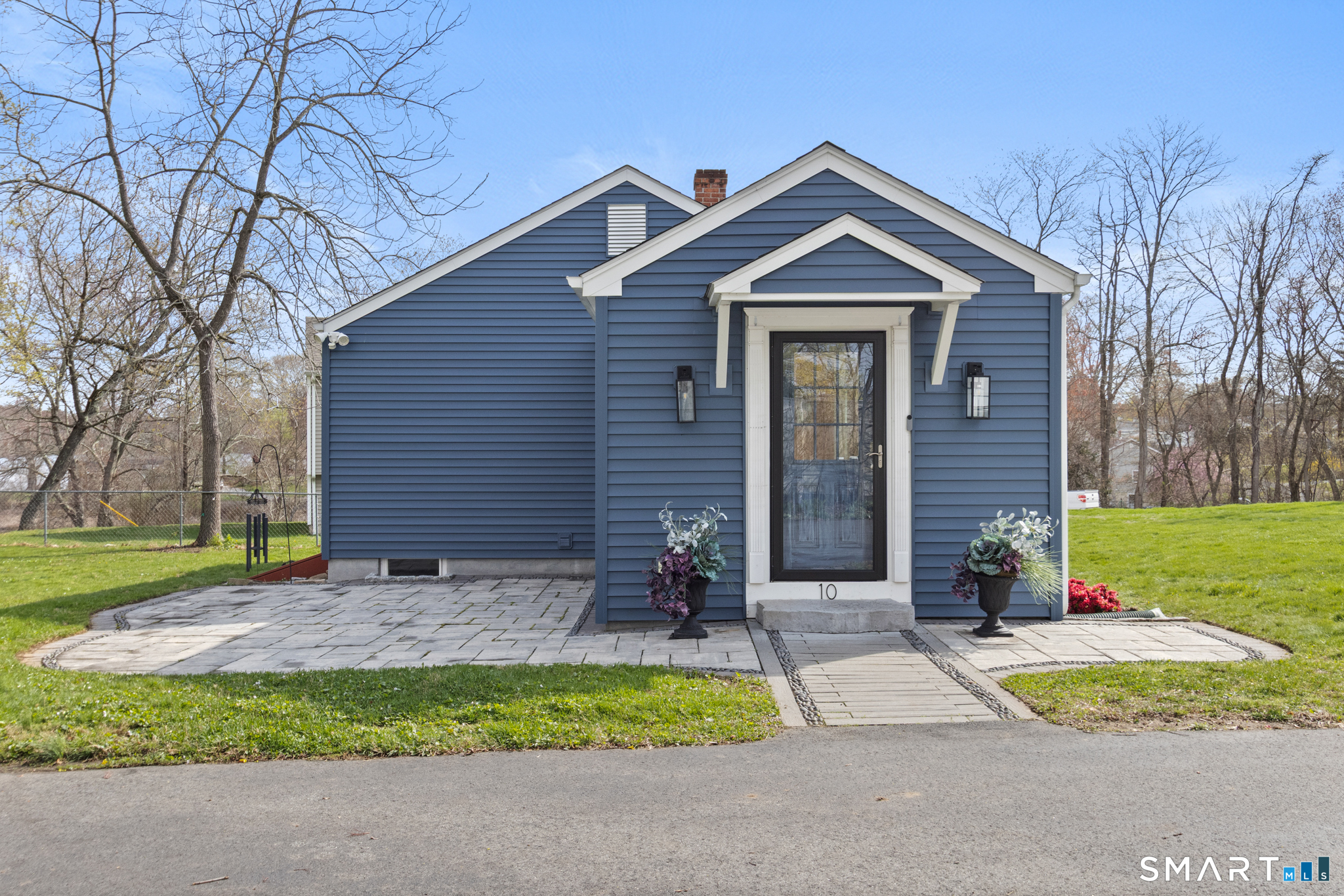 10 Pattagansett Court East Lyme CT 06357