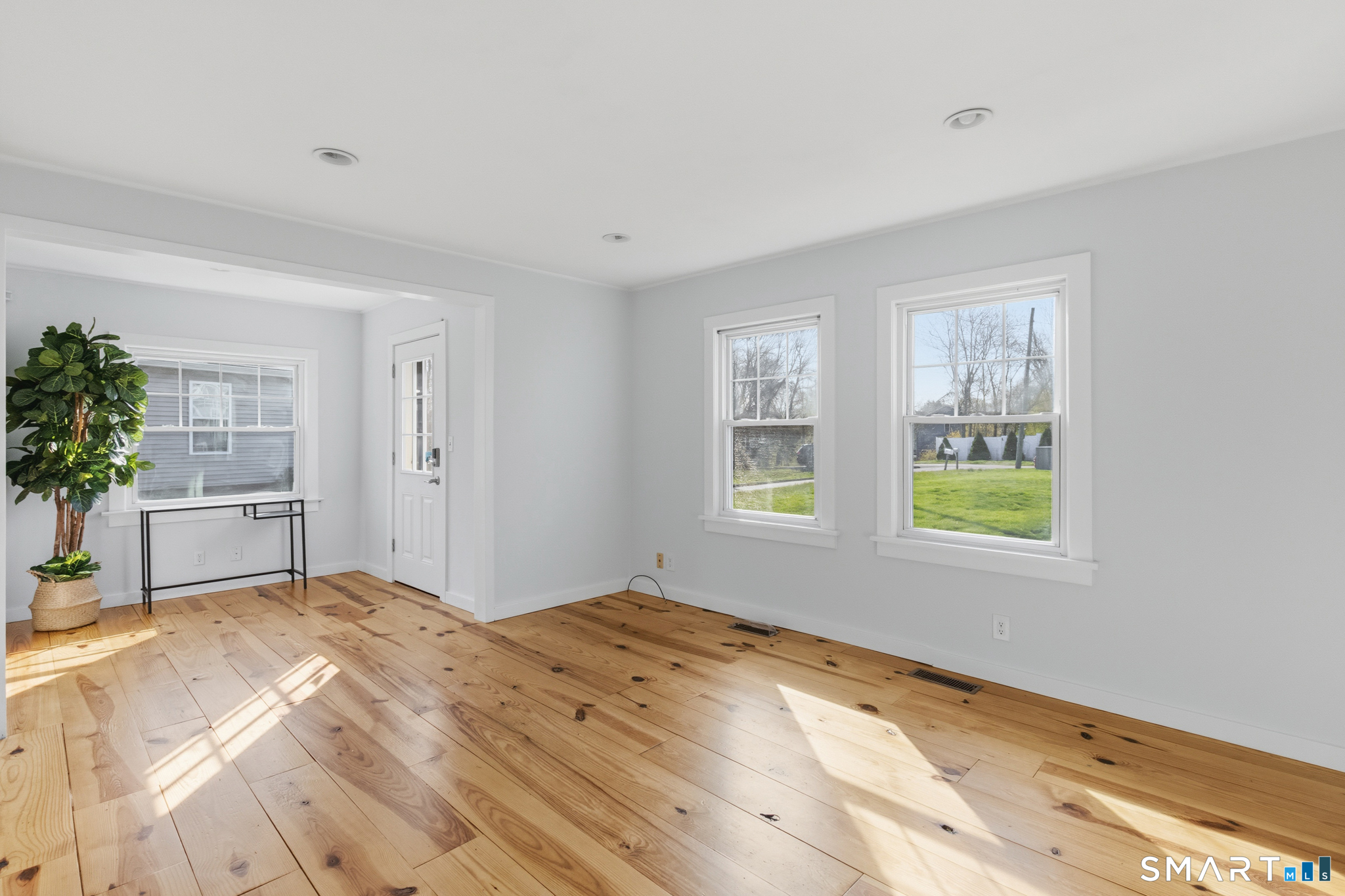 10 Pattagansett Court East Lyme CT 06357