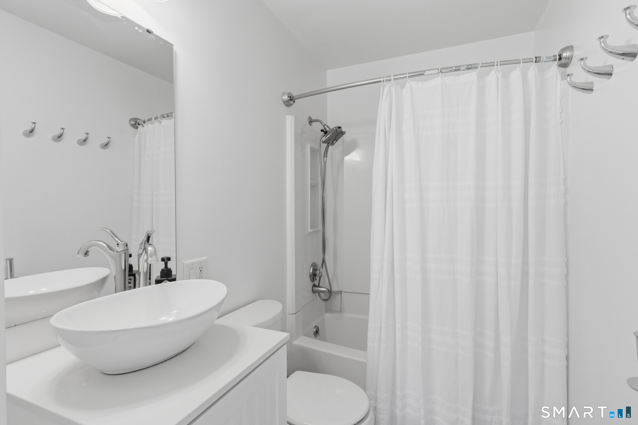 10 Pattagansett Court East Lyme CT 06357