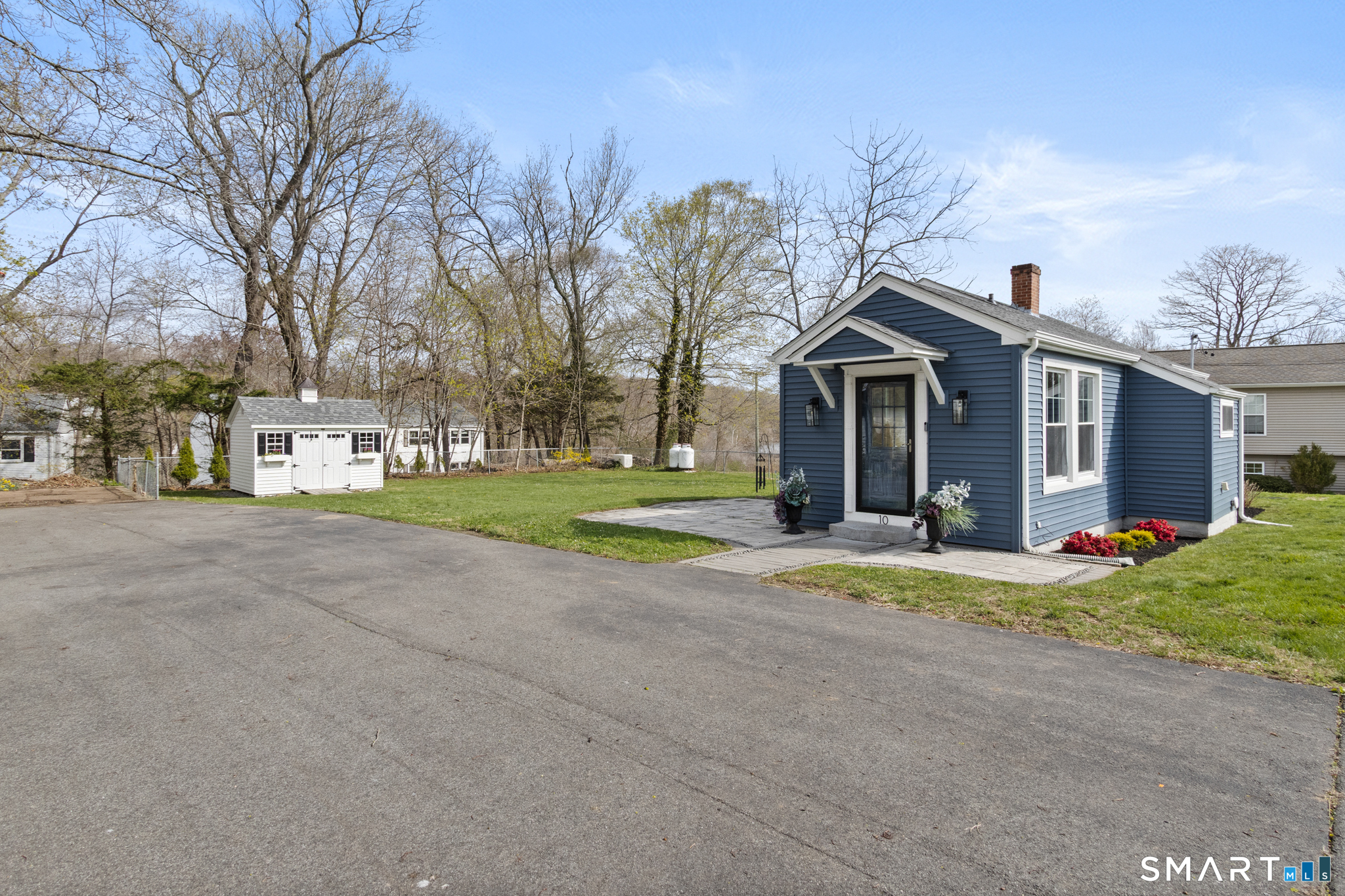 10 Pattagansett Court East Lyme CT 06357