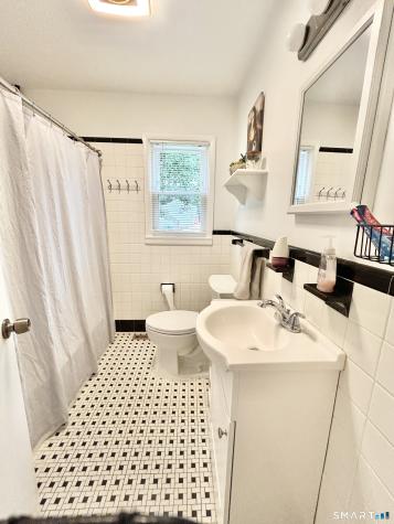 13 Hemlock Drive Ansonia CT 06401