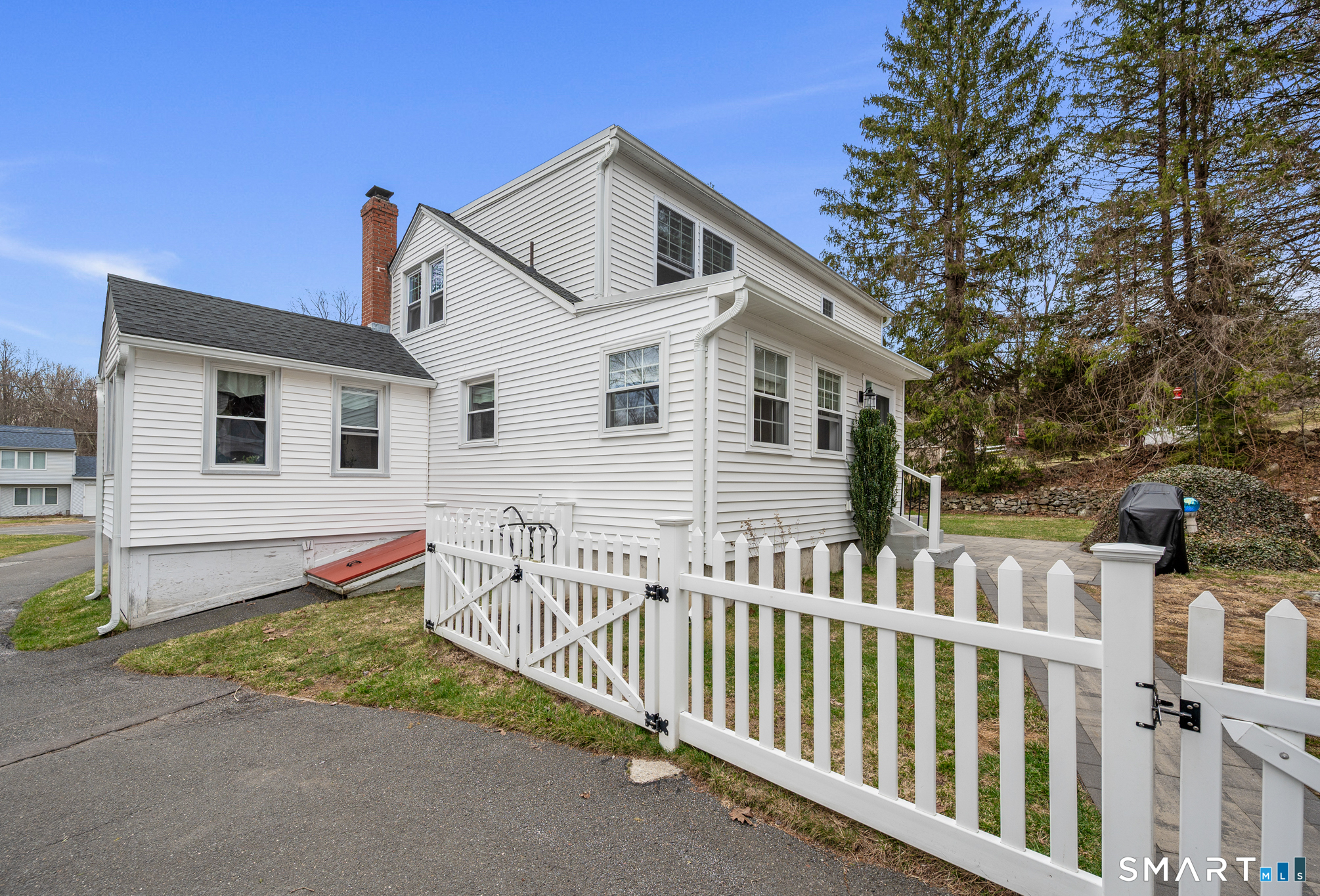 8 North Higgins Street Plymouth CT 06786