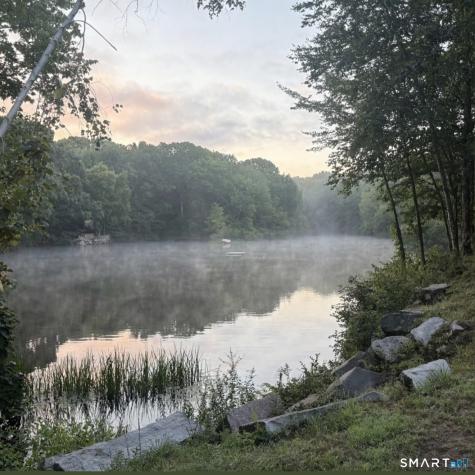 186 Great Neck Road Waterford CT 06385