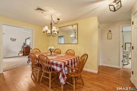 8 Grimes Brook Place Simsbury CT 06070