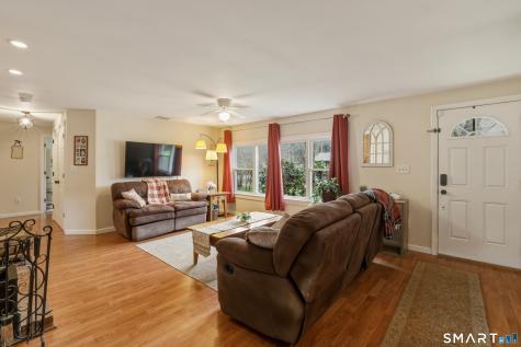 8 Grimes Brook Place Simsbury CT 06070