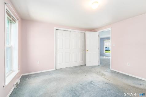 17 Laurel Circle East Windsor CT 06088