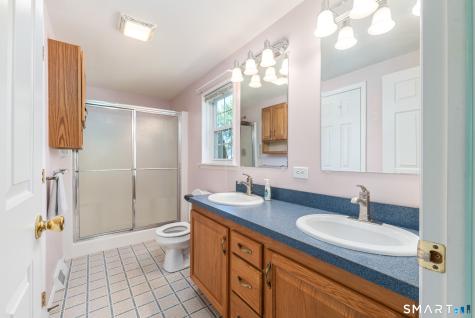 17 Laurel Circle East Windsor CT 06088