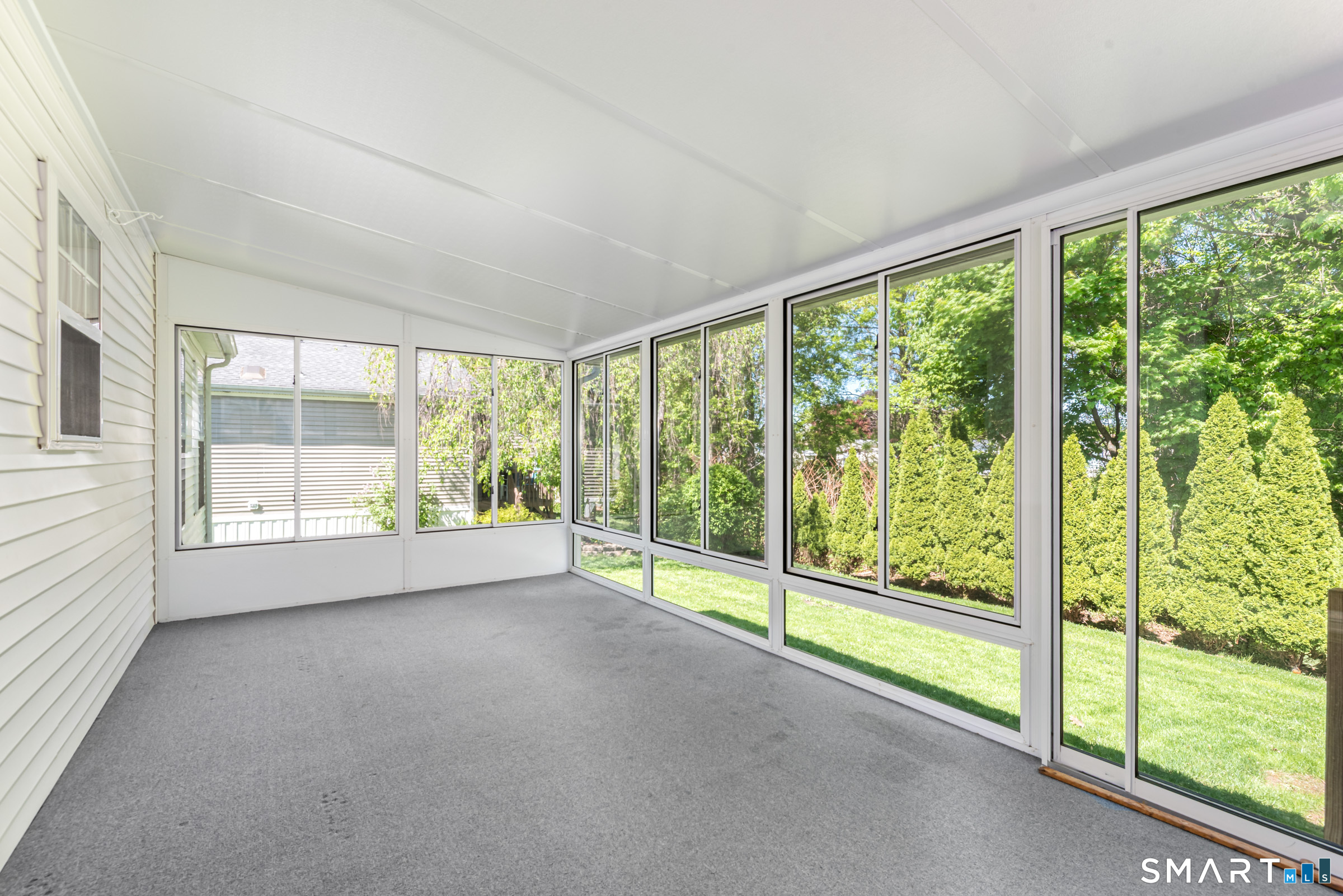 17 Laurel Circle East Windsor CT 06088